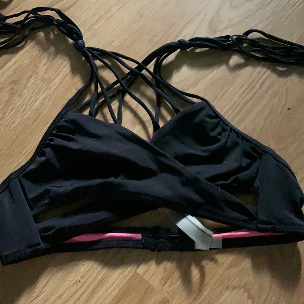 Black criss-cross bikini top